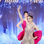 Hoa Hậu Phạm Lê Thu Hiền Kết Thúc Nhiệm Kỳ, Trao Lại Vương Miện Cho Người Kế Nhiệm