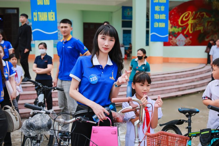 Doanh nhân Phú Thọ lan tỏa thông điệp yêu thương tại Gala Thiện nguyện Hoa hậu Doanh nhân Hòa bình 2025